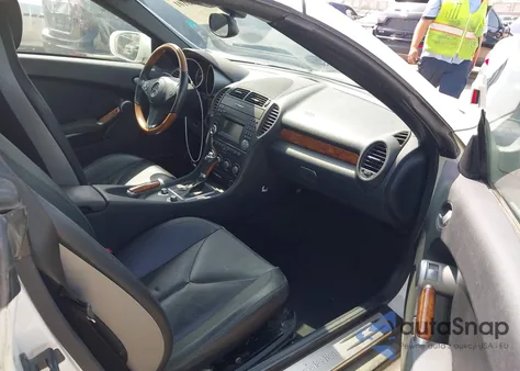 2009 Mercedes-Benz Slk 300 from USA, damaged, VIN WDBWK54FX9F192410